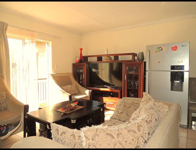 2 BEDROOM APARTMENT FOR SALE IN WILLOWBROOK